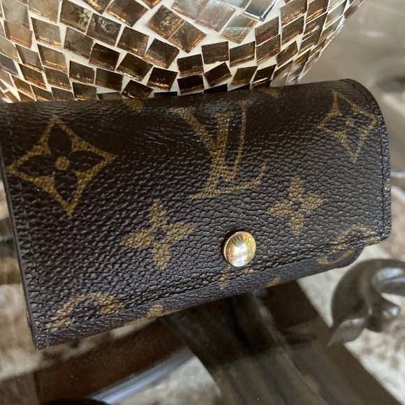 Louis Vuitton 6 Key Holder in Monogram - Picture 2 of 12